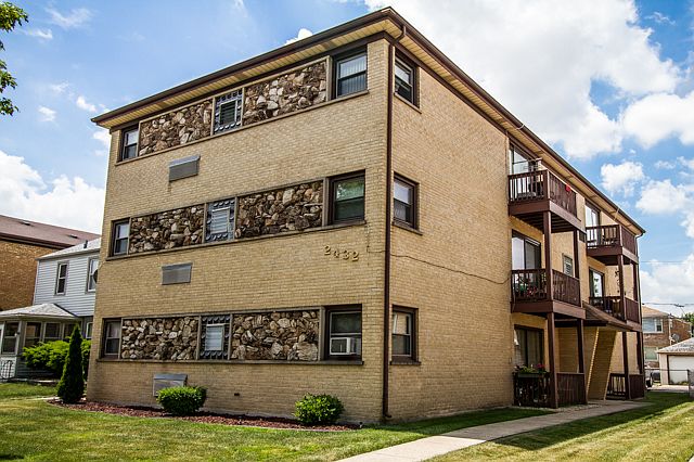 1st image of 2432 N 77th Ct