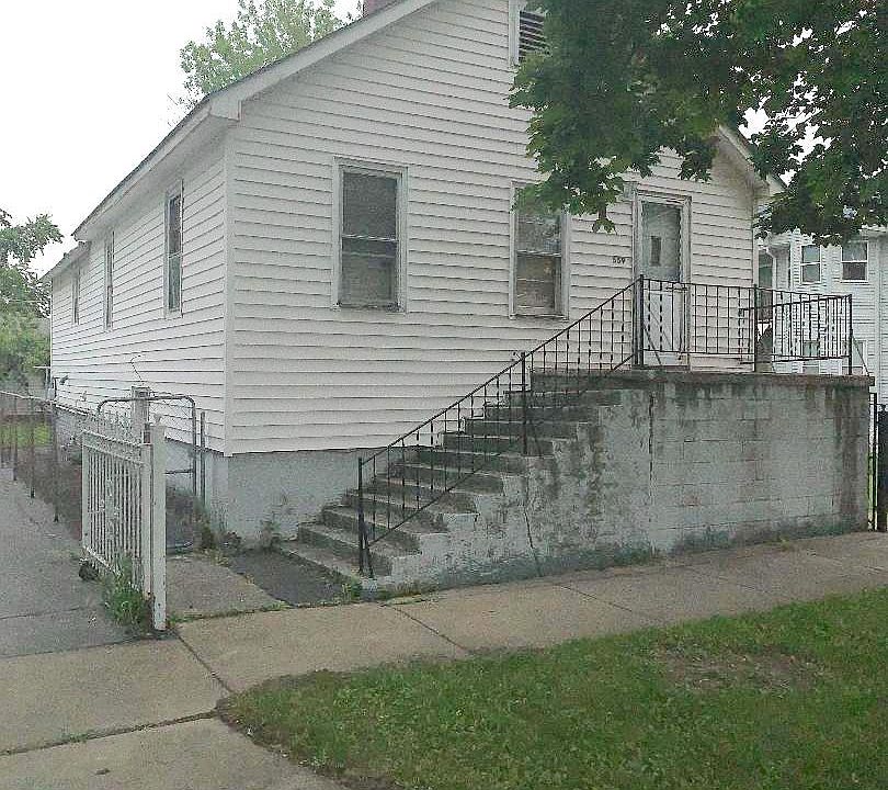 1st image of 559 Elwood St