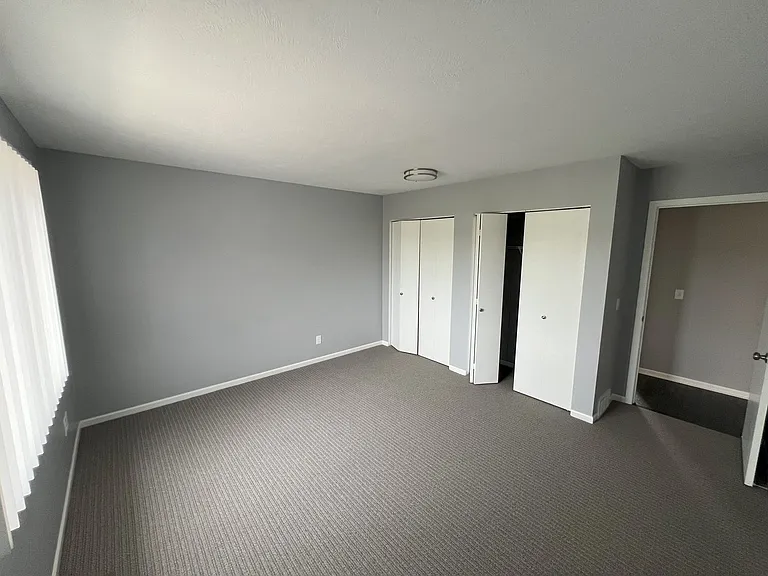2906-2948 Feiger Ln — Photo 22