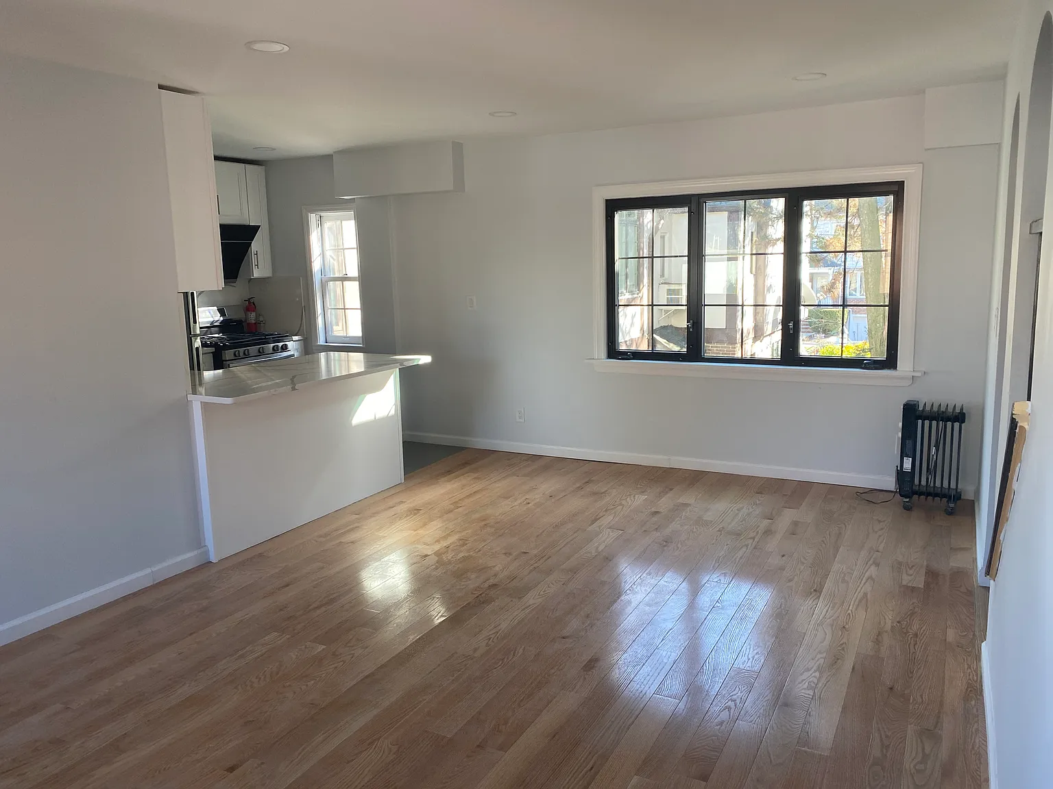 2 bed, 1200 sqft, $3,100 — Photo 2