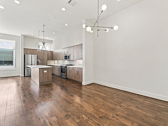 3rd image of 1004 California St Unit 203