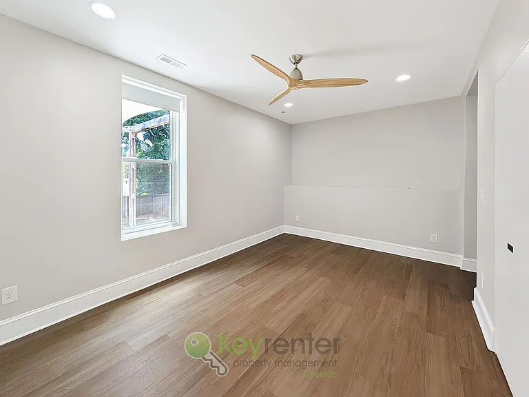 102 Woodville Ave — Photo 16