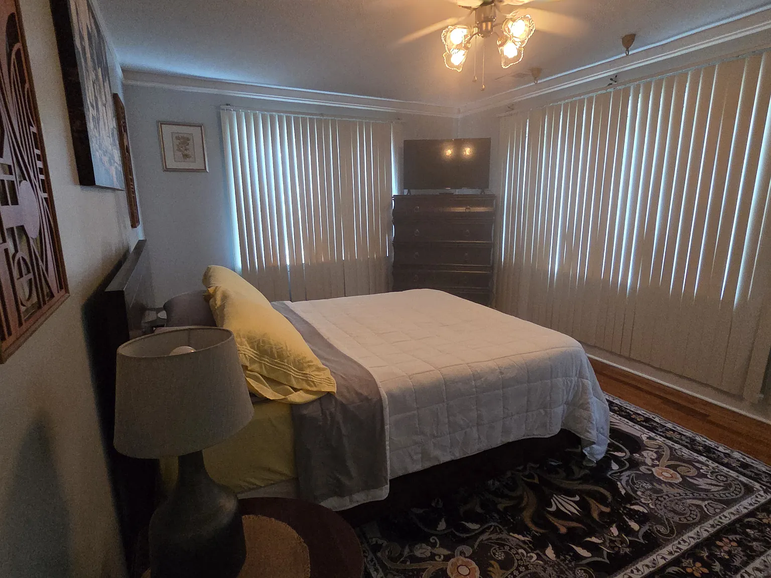 3 bed, 2300 sqft, $5,500 — Photo 2