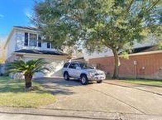 8122 Golf Green Cir, Houston, TX 77036