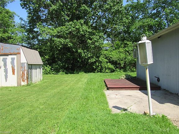 3rd image of 3839 Woodward Ave