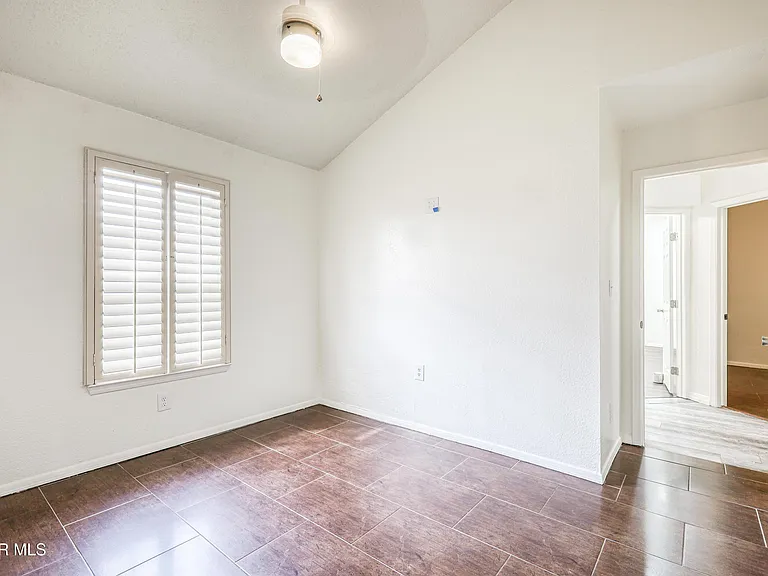 5733 Saplinas Rd — Photo 40