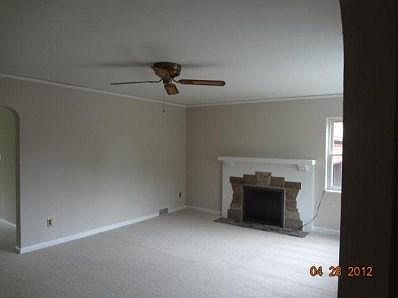 4th image of 212 E Dorothy Ln