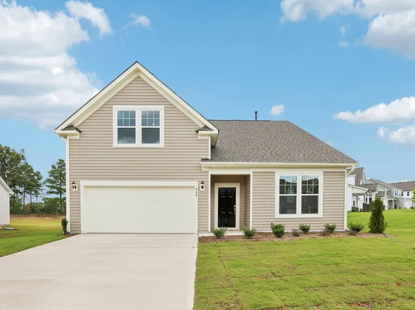 468 Winding Creek Dr, Lillington, NC 27546