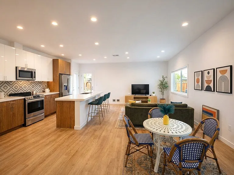 6256 Stewart St — Photo 7