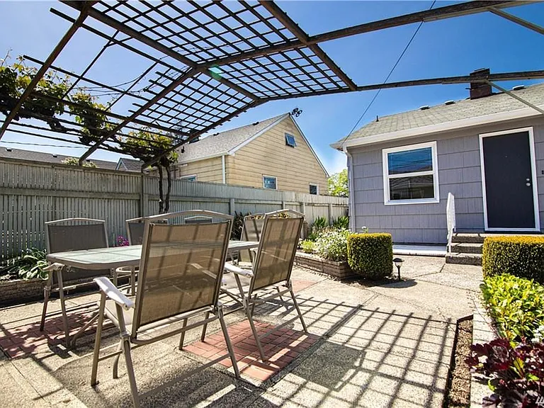 3809 E G St — Photo 17