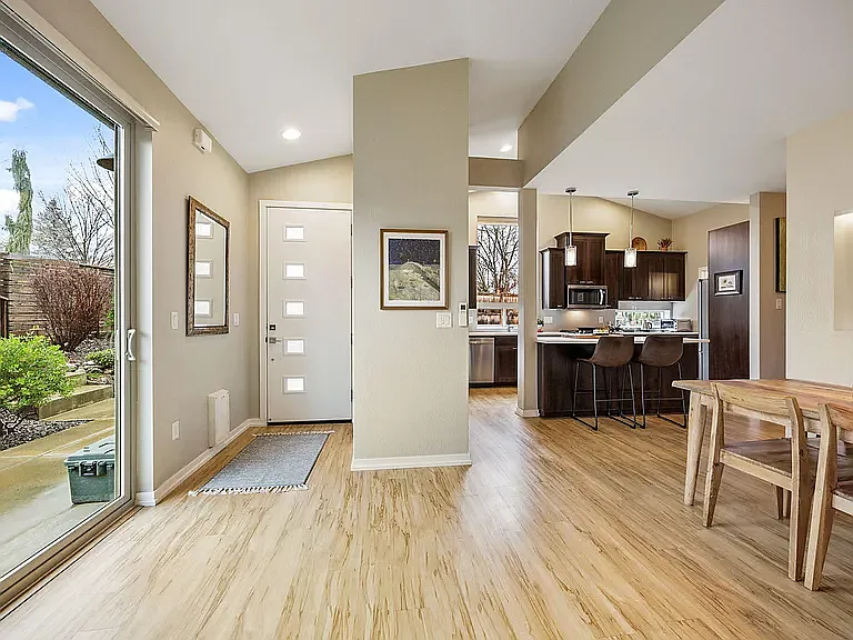 126 Dunn Cir — Photo 4