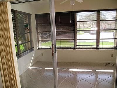Enclosed Florida room under air (1)