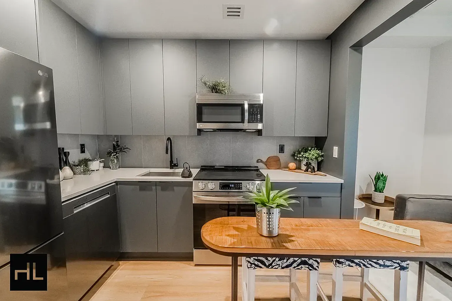 931 Carroll Street — Photo 3