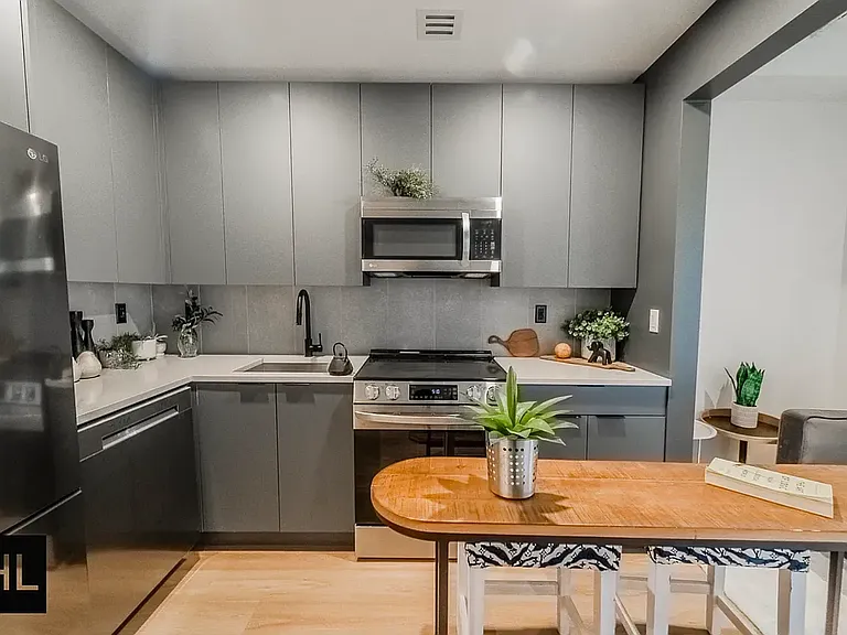 931 Carroll St #C1010 — Photo 3