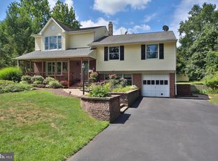 7 Lower Hilltop Rd, Yardley, PA 19067