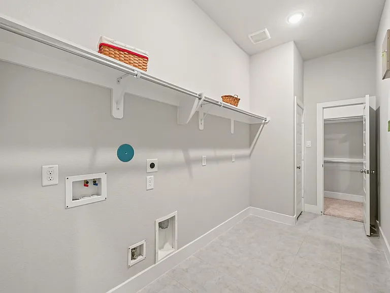 2714 Coastal Trl — Photo 31