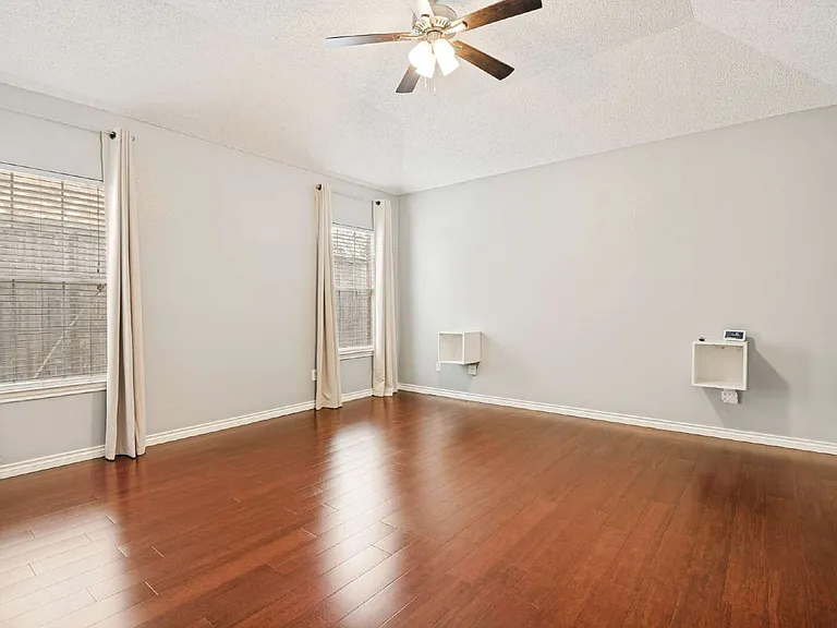 7013 Lo Chalmers Ln — Photo 11