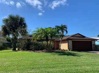 945 4th Ln, Vero Beach, FL 32962