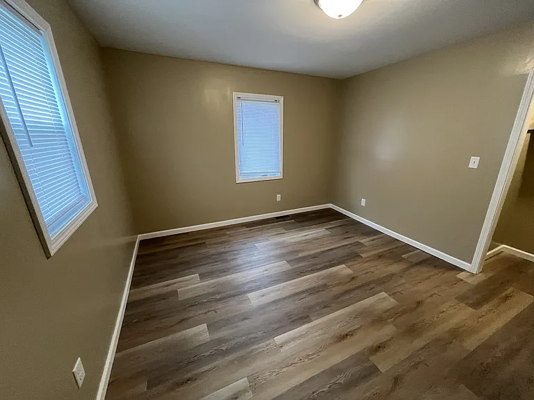 425 Paul Ave — Photo 51