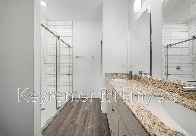 26483 Sandhill Blvd — Photo 19