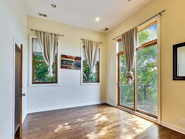 1022 N Wood St #3 — Photo 12