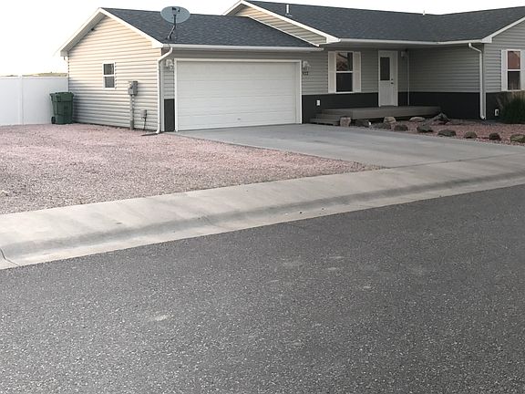 4th image of 922 Big Horn Dr