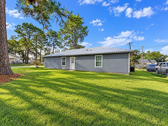 2nd image of 324 Pinecrest Dr