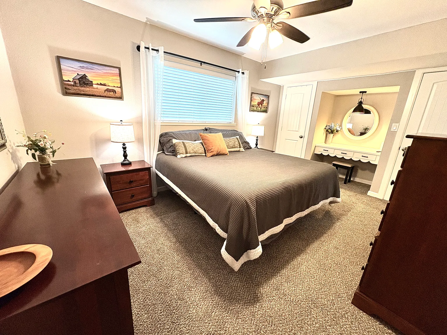 3 bed, $4,000 — Photo 4