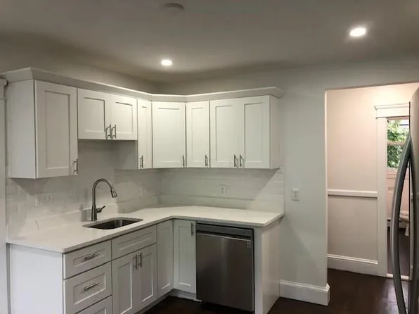 119 Lancaster St #2, Providence, RI 02906