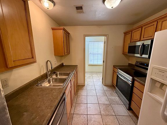 4th image of 200 Toni Ln APT A