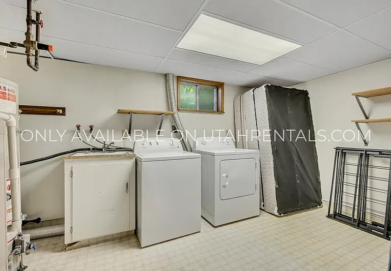 485 E 1150 N #4 — Photo 14