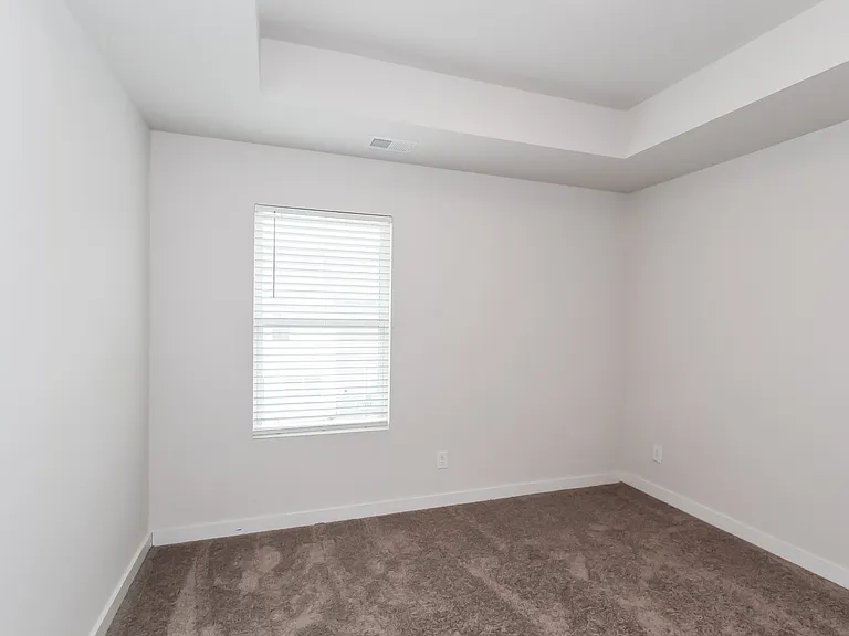 504 The Heights Ln — Photo 14