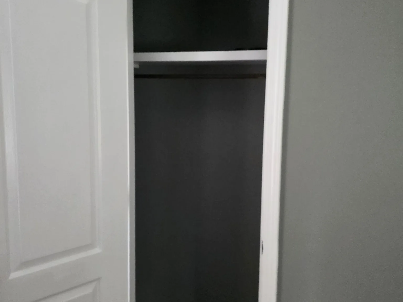 3 bed, 1000 sqft, $1,100 — Photo 2