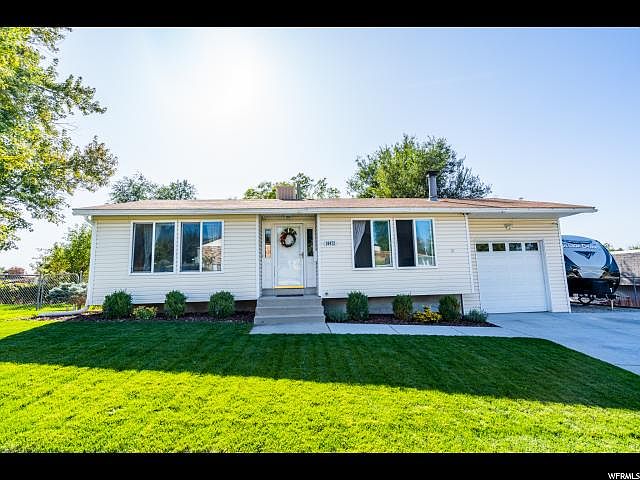 1st image of 10472 S Larkspur Dr
