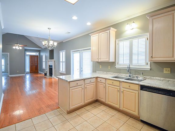 5th image of 1072 Muirfield Dr