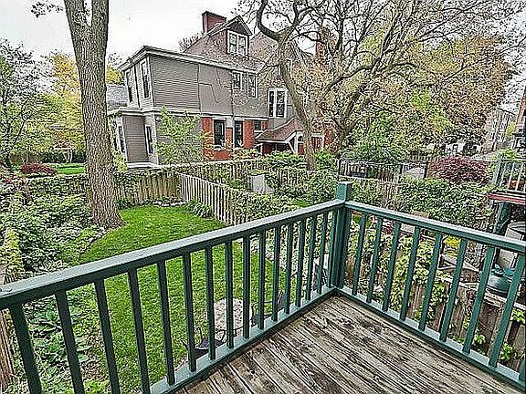 3rd image of 4721 S Woodlawn Ave APT F