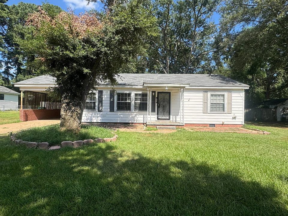1st image of 818 Maple St