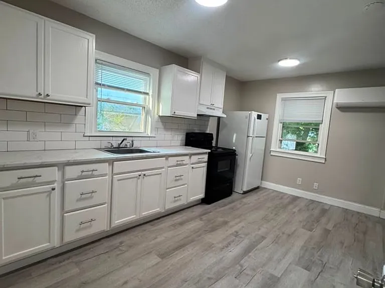 511 Memorial Park Dr — Photo 21