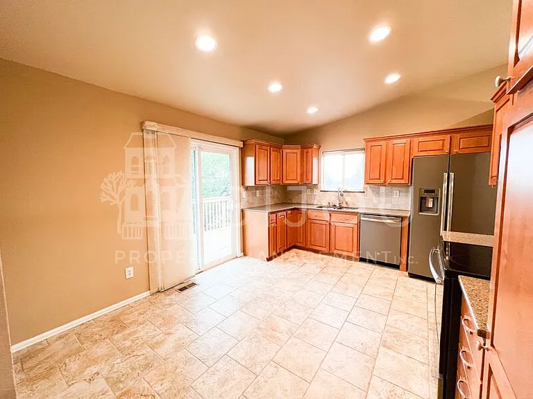 355 Waco Ct — Photo 46