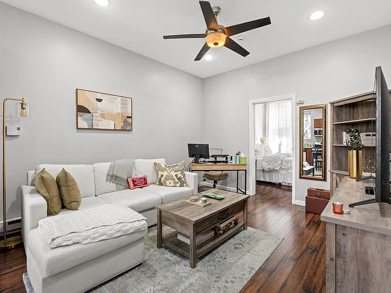 916 Willow Ave #1 — Photo 6