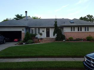 1053 McDonald Ave, Wantagh, NY 11793