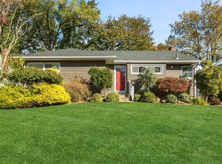 437 Cedar Ln, East Meadow, NY 11554