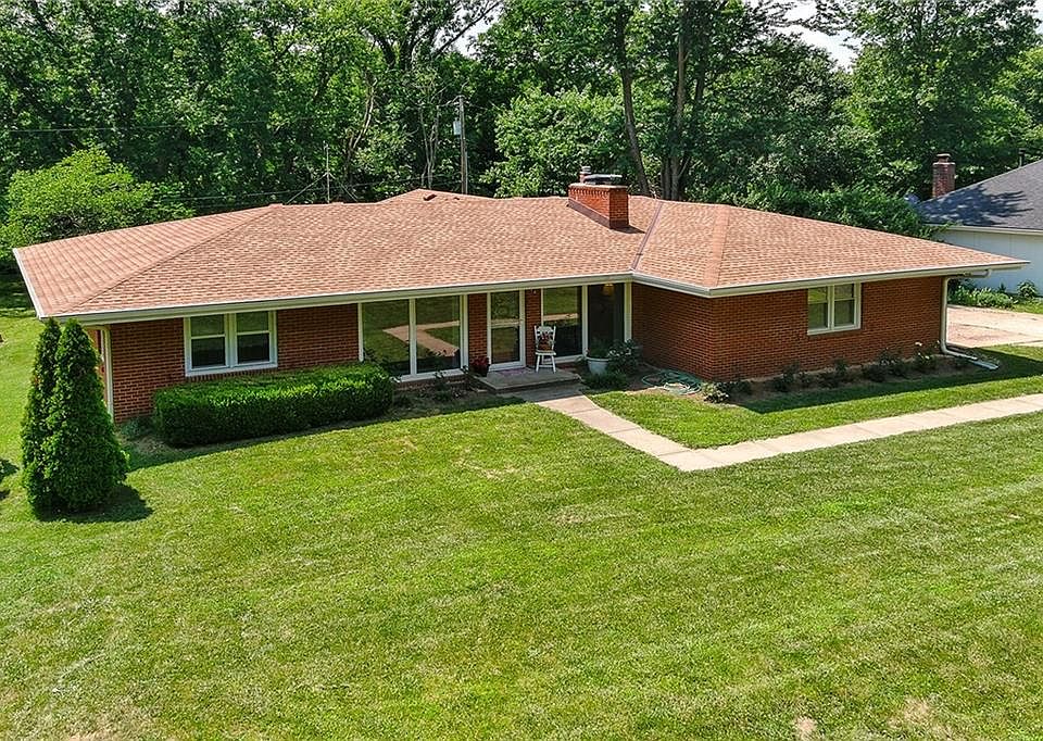 1st image of 824 Park Ln