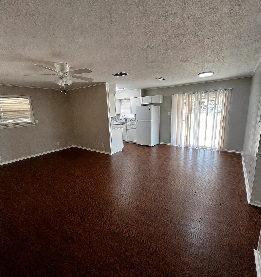 3 bed, 1178 sqft, $1,600 — Photo 3