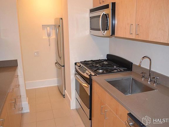 4th image of 60 W 57th St APT 11A