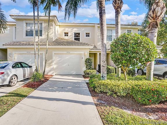 2nd image of 9753 Lago Dr