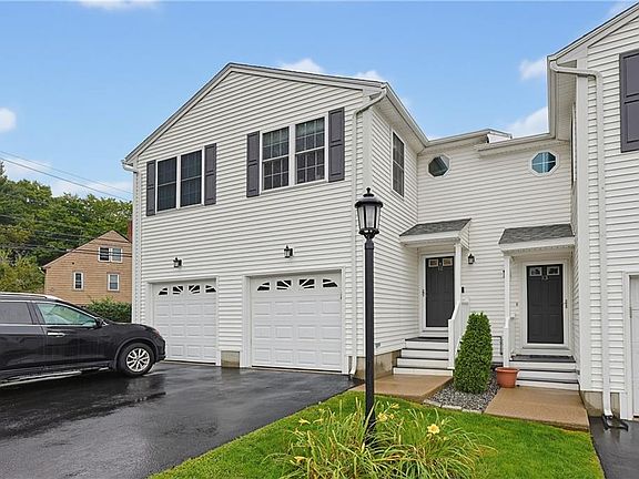 2nd image of 572 Smithfield Rd Unit 12
