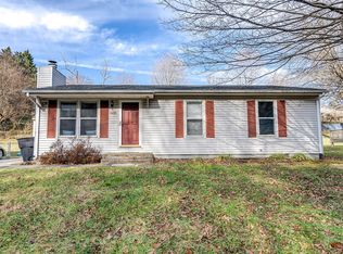 8233 Wood Haven Rd, Roanoke, VA 24019