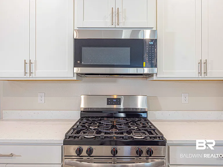 31543 Lyon Rd — Photo 10