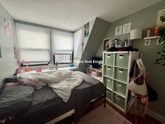 2nd image of 469R Massachusetts Ave #5R